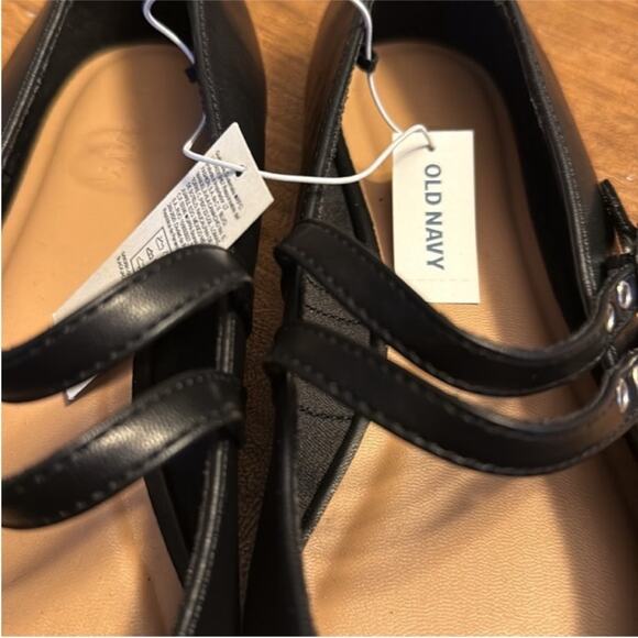 Old Navy Black Double-Buckle Mary
Jane Flats - Picture 9 of 9